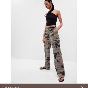Gap wide leg camo chinos. Size 6 regular. NWT